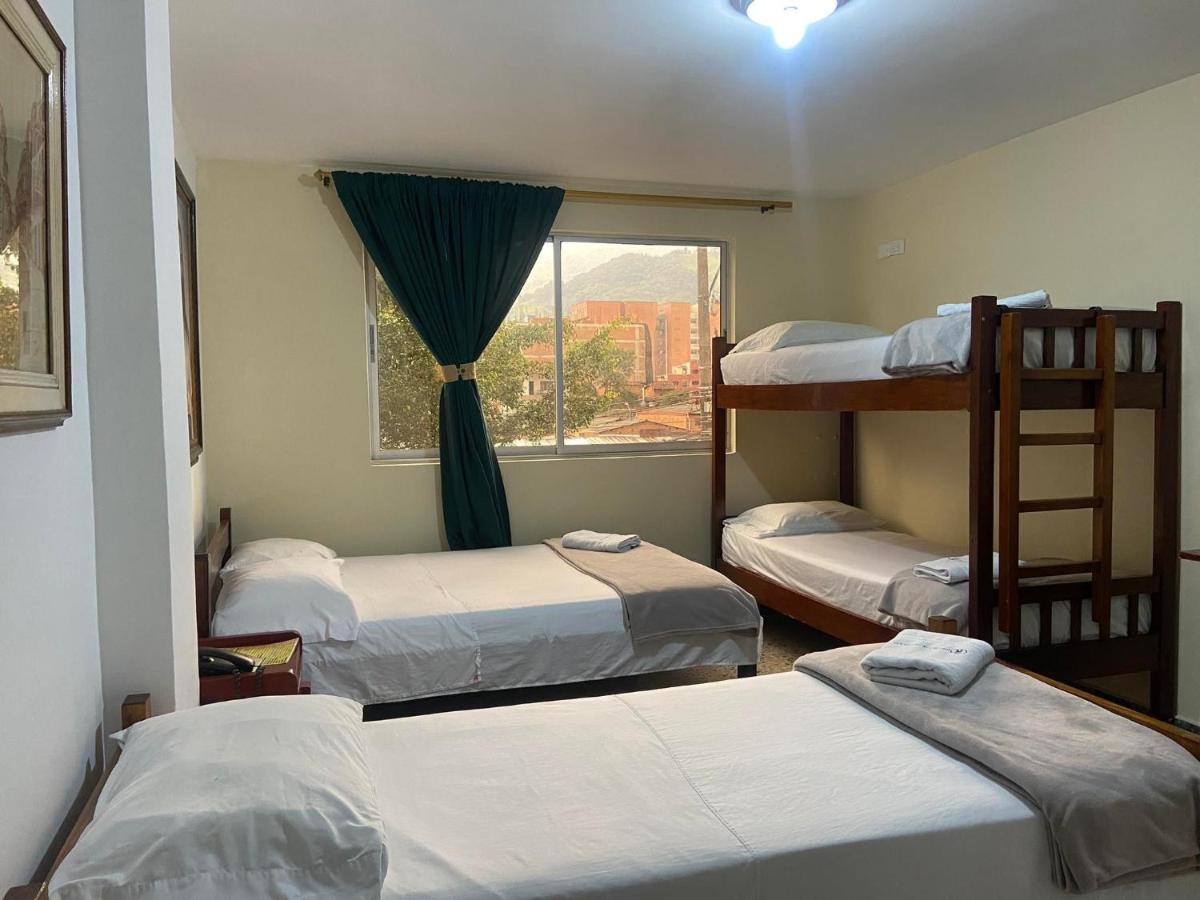Hotel Caldas Plaza Esterno foto
