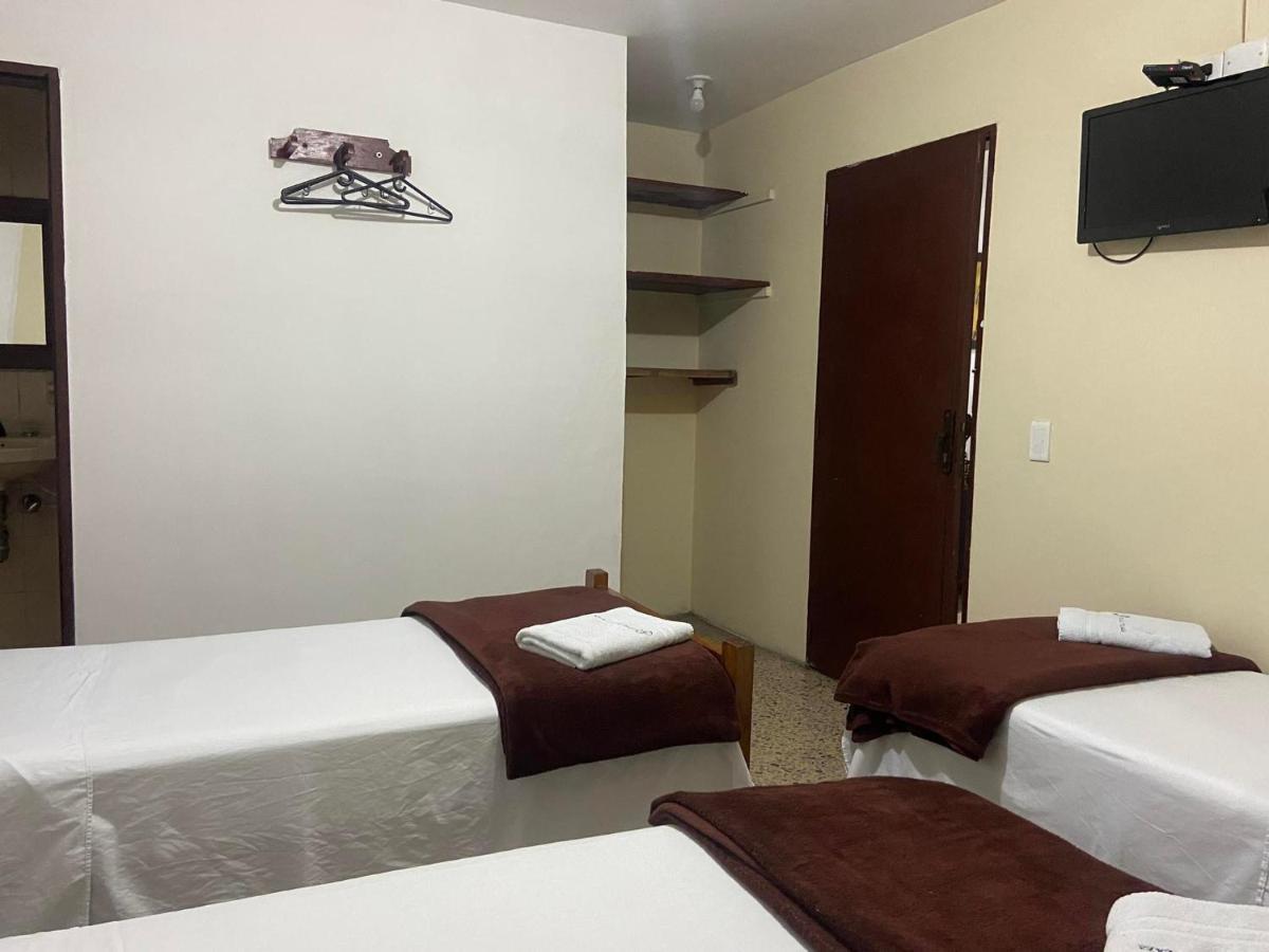 Hotel Caldas Plaza Esterno foto