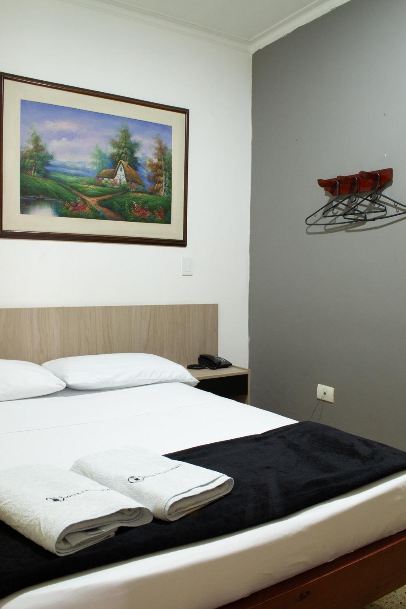 Hotel Caldas Plaza Esterno foto