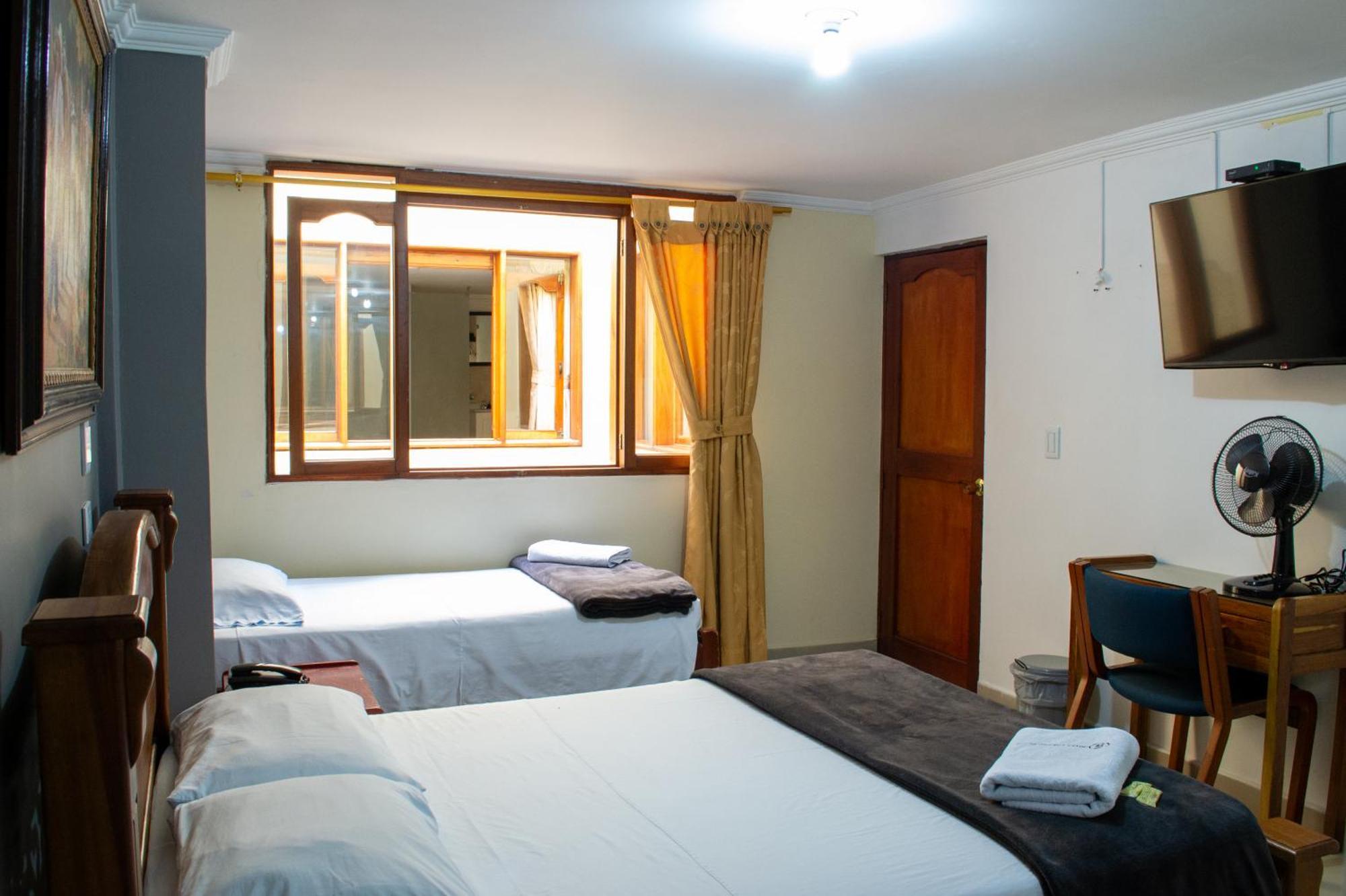 Hotel Caldas Plaza Esterno foto