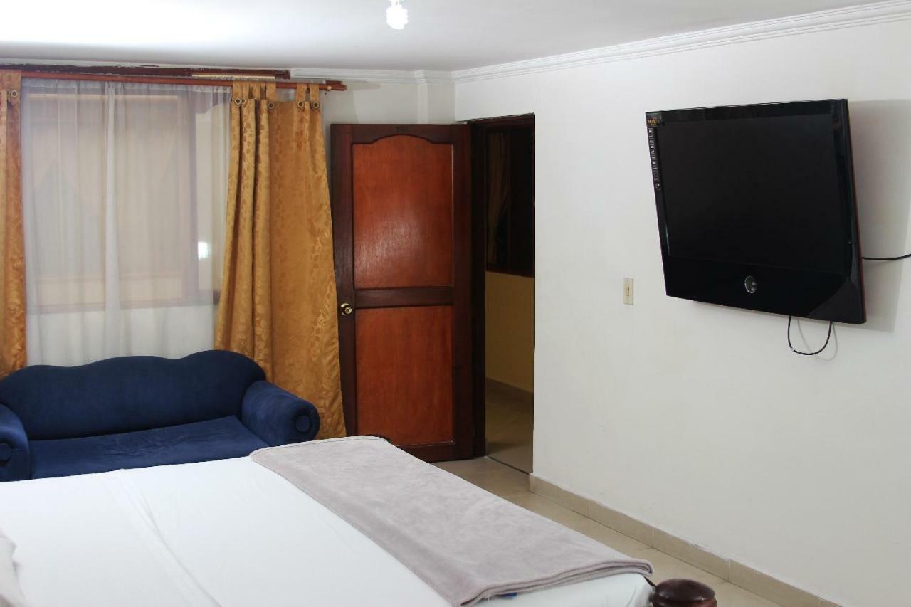 Hotel Caldas Plaza Esterno foto
